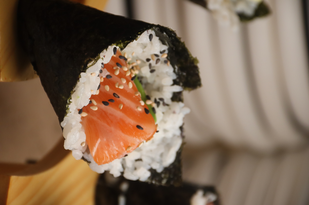 Temaki salmone avocado