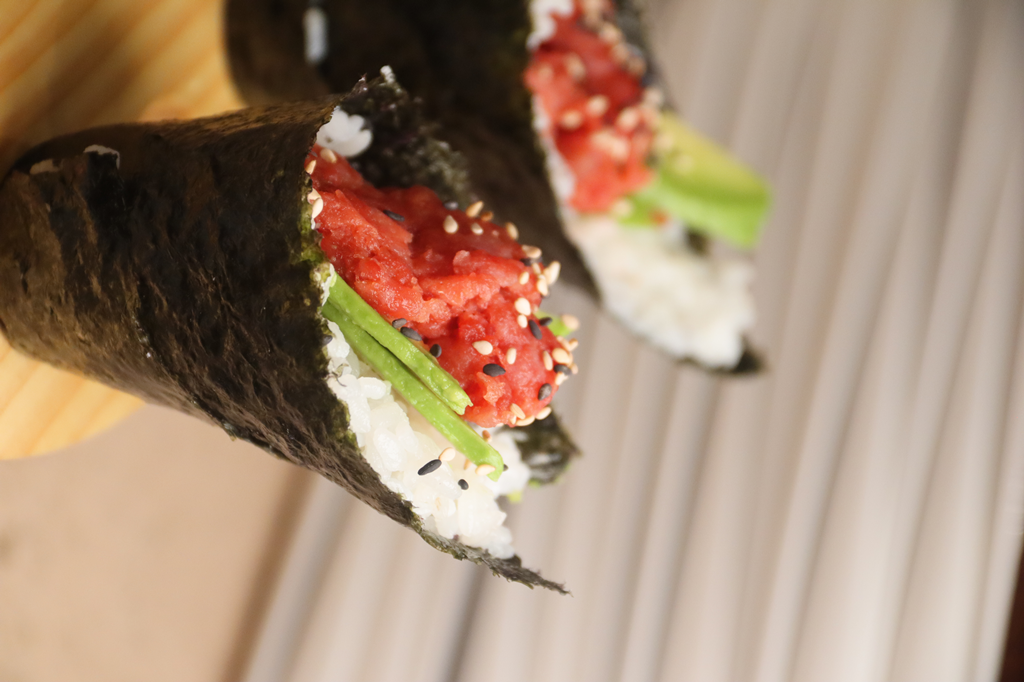 Temaki tonno avocado