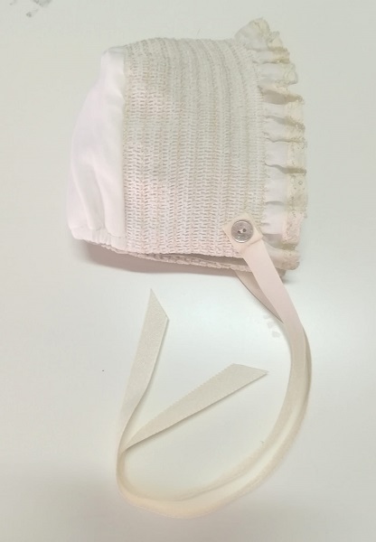 Cuffietta con fascia elasticizzata, applicazione ruches con pizzo su profilo PAZ RODRIGUEZ