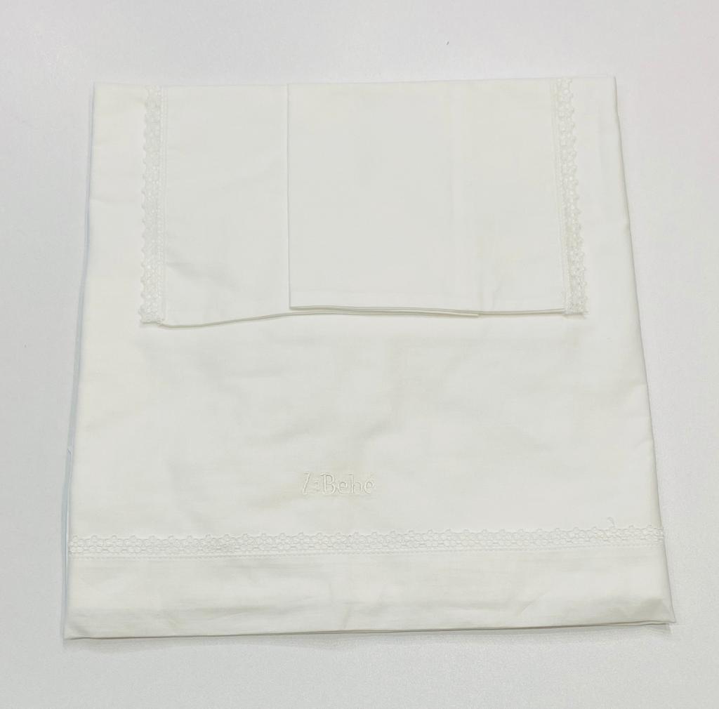 Lenzuolino con inserto ricamato in pizzo LE BEBE