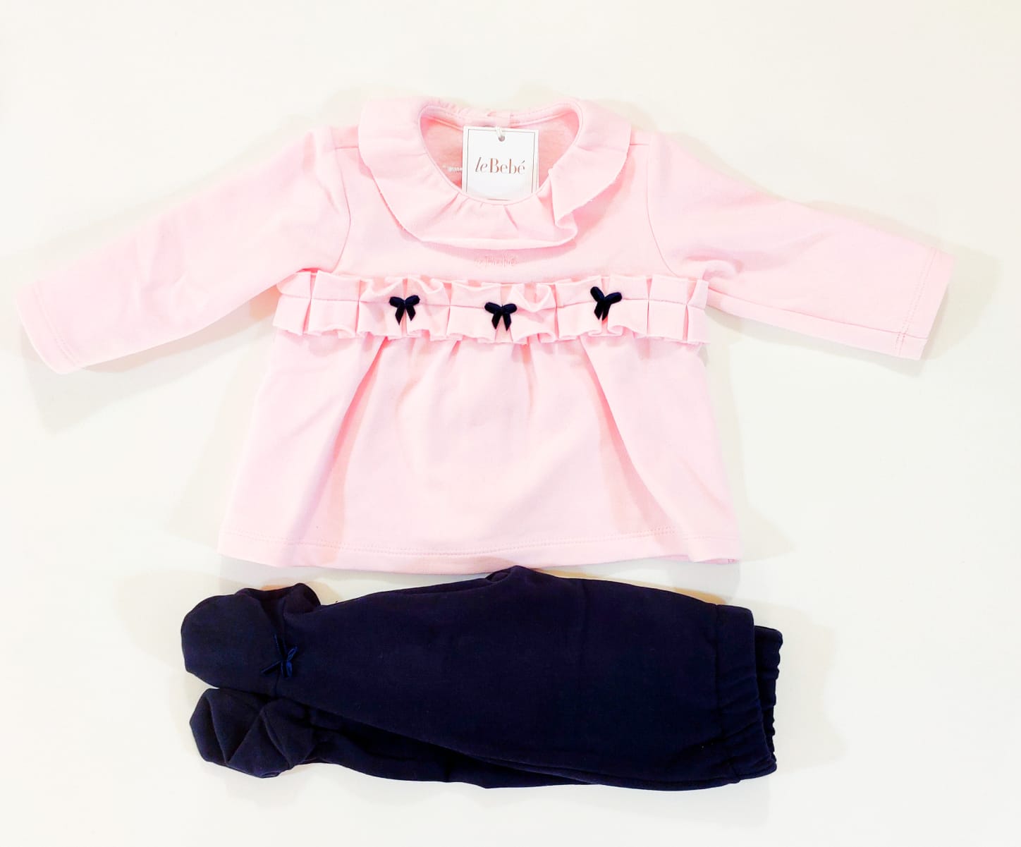 Completo 2pz felpa svasata con rouches in vita e applicazione fiocchi LE BEBE