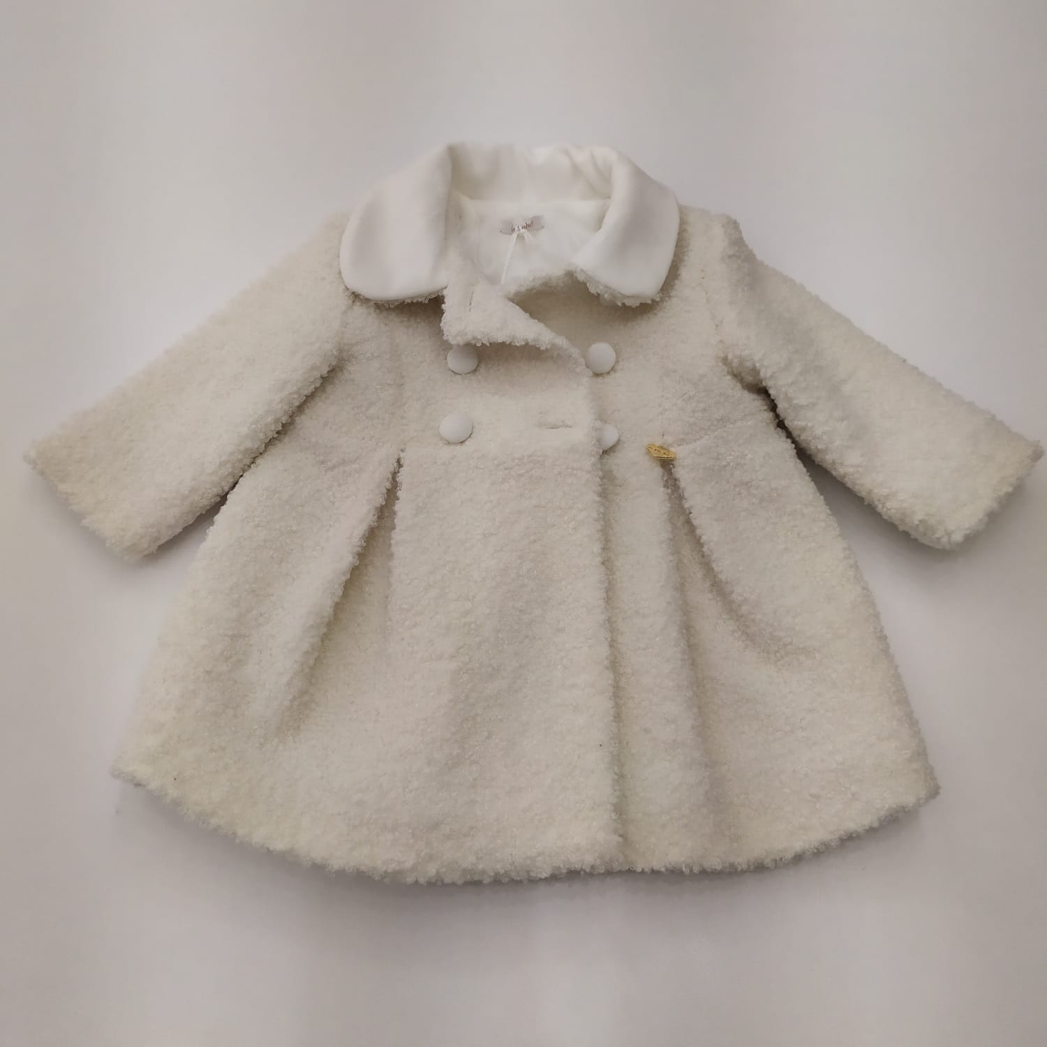 Cappottino in pelliccia con collo tondo e apertura a 3 bottoni LE BEBE