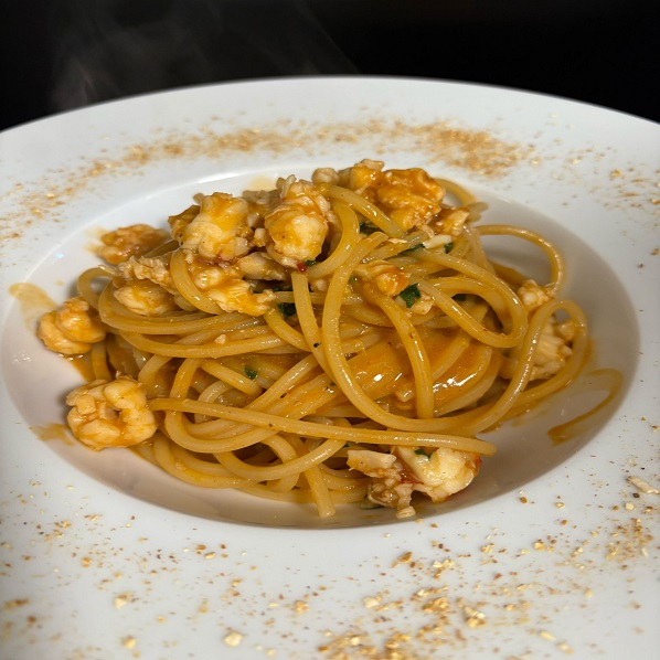 SPAGHETTONE  CREMOSO GAMBERI,SCAMPI E LIMONE