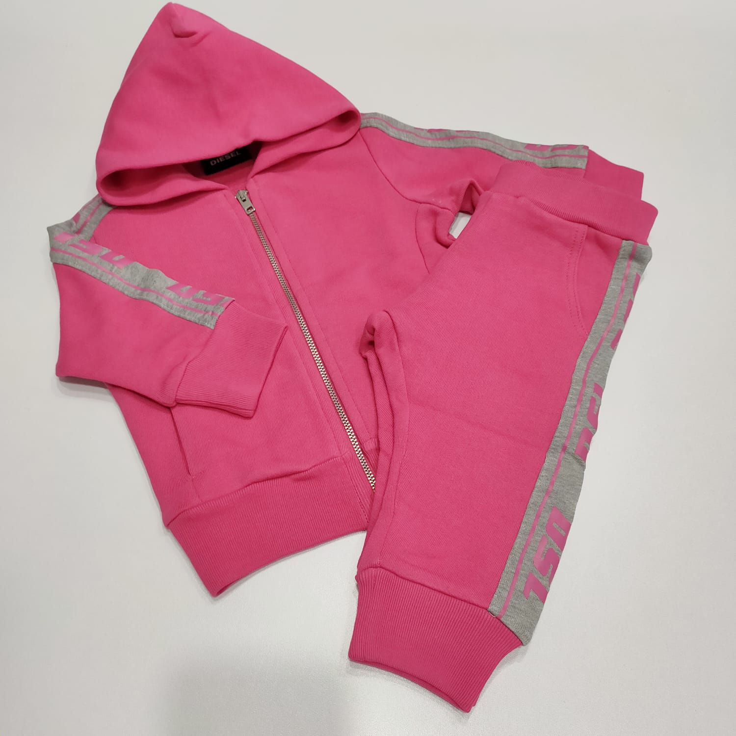 Completo 2pz felpa con cappuccio e banda laterale con logo + pantaloni logati DIESEL