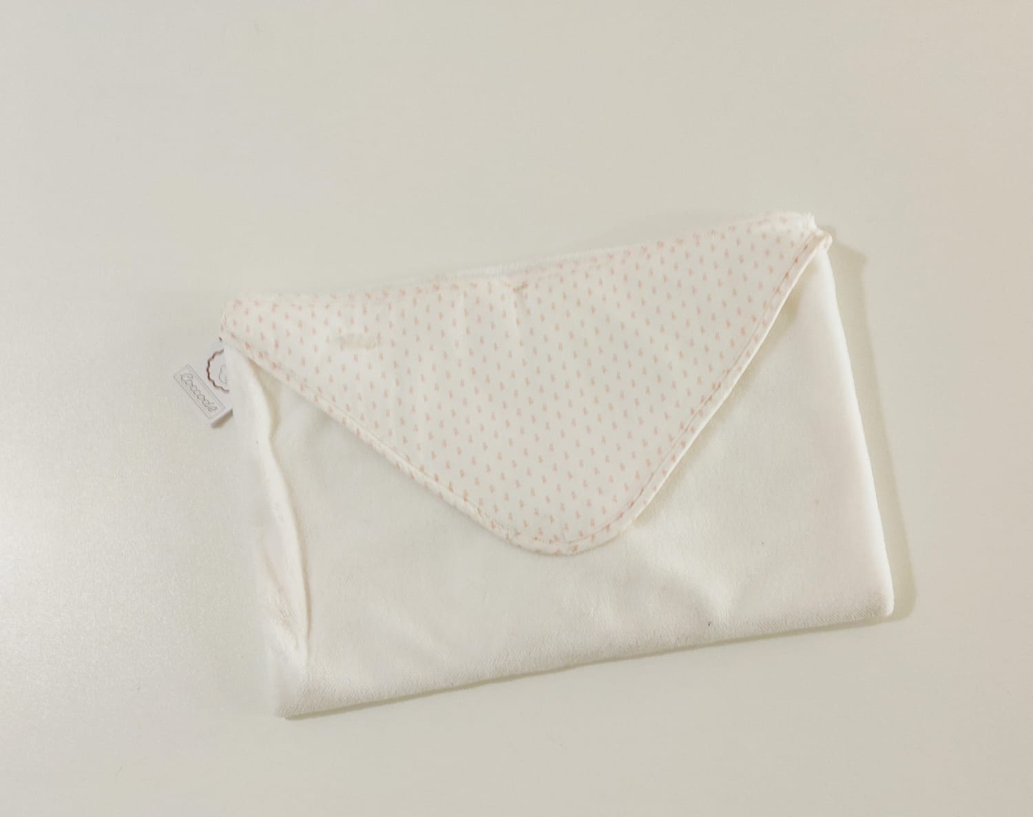 Coperta bianca con dettagli a fiori COCCODE 