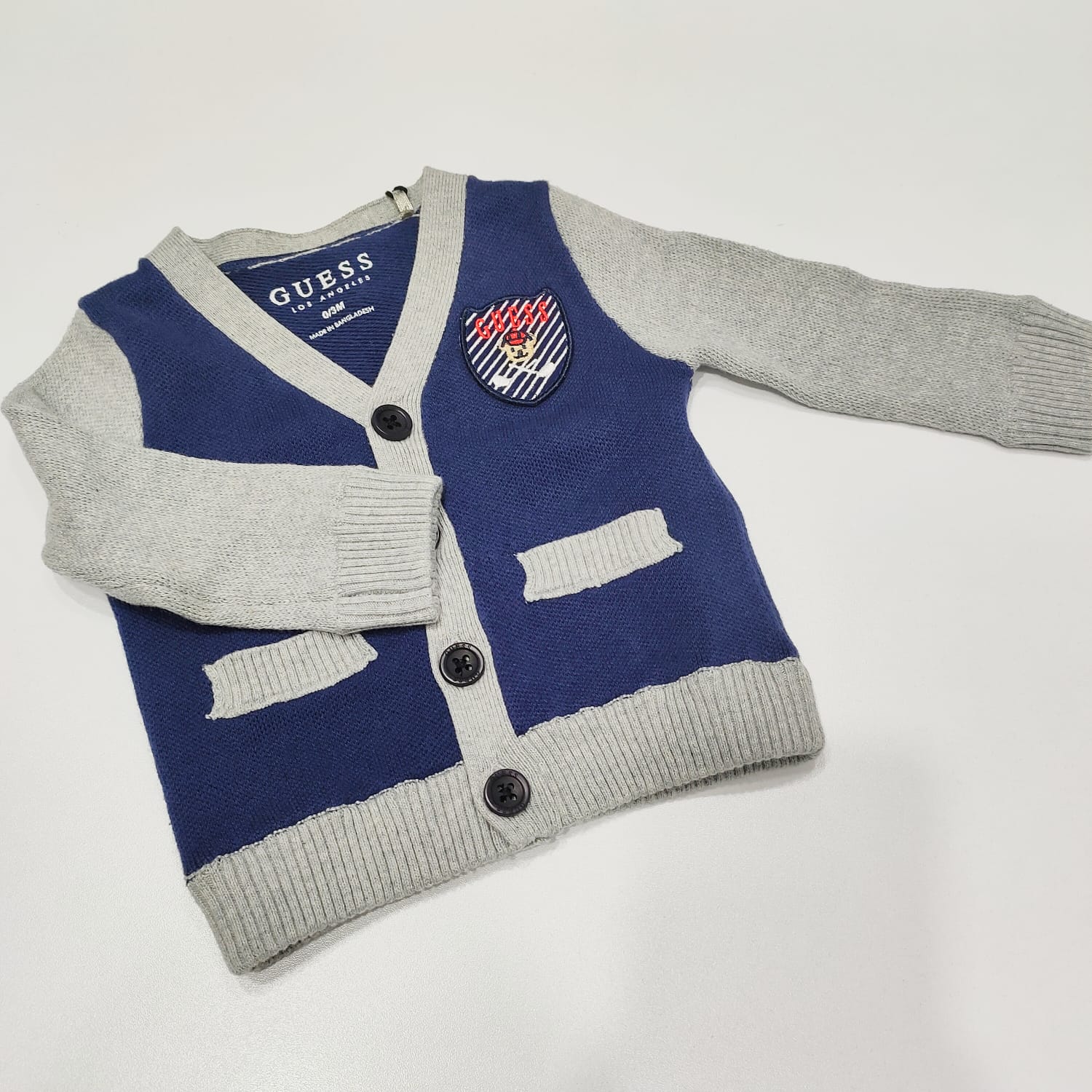 Cardigan in cotone bicolore con patch logo GUESS