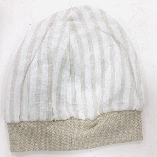 Cappellino in cotone a righe bianco e beige TETO E TATTA