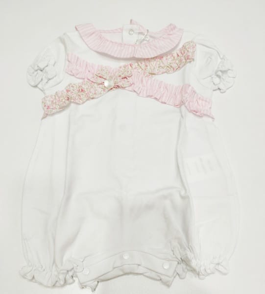 Pagliaccetto bianco con rouches rosa a righe e fiori LE BEBè