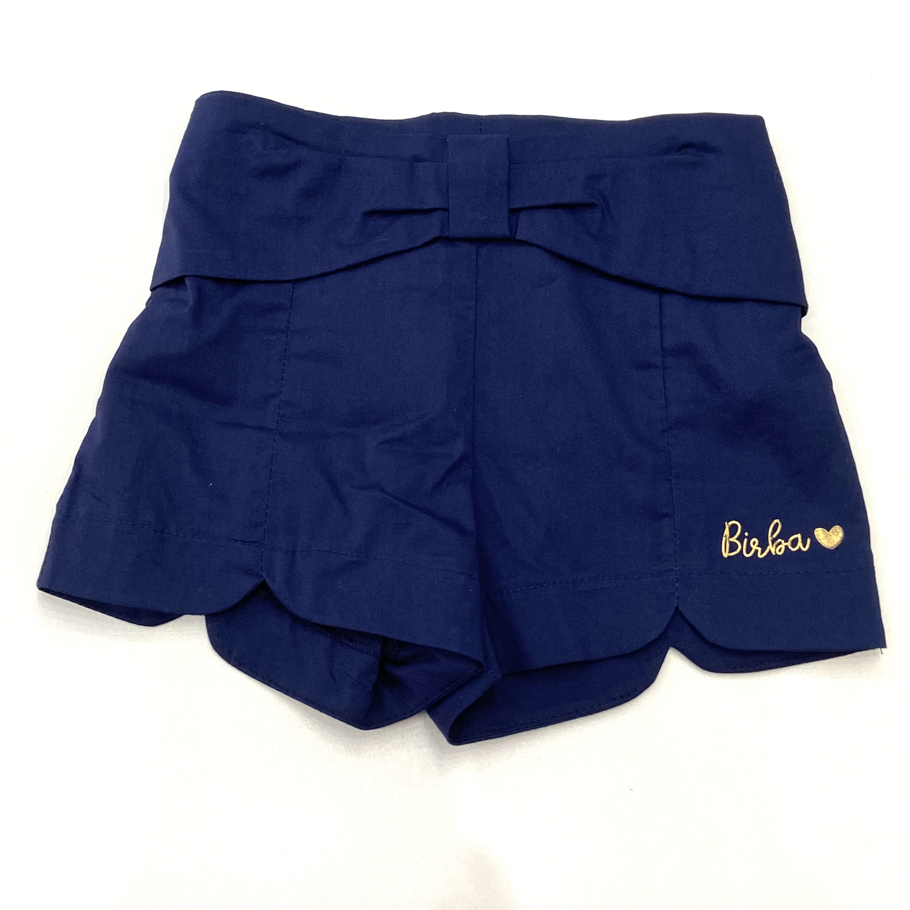 Short con fiocco sul davanti e logo laminato su fondo BIRBA