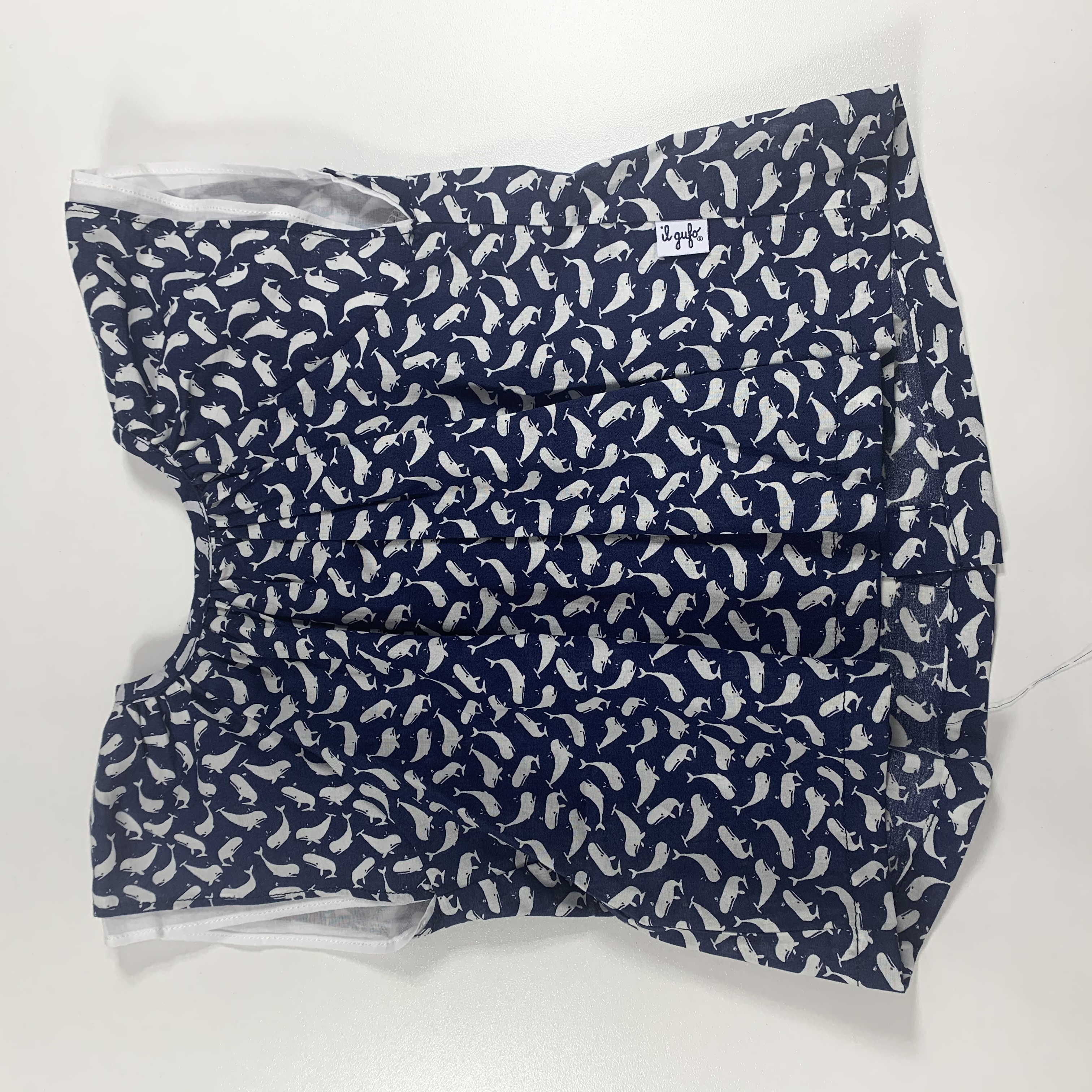 Camicia smanicata con fantasia balene IL GUFO