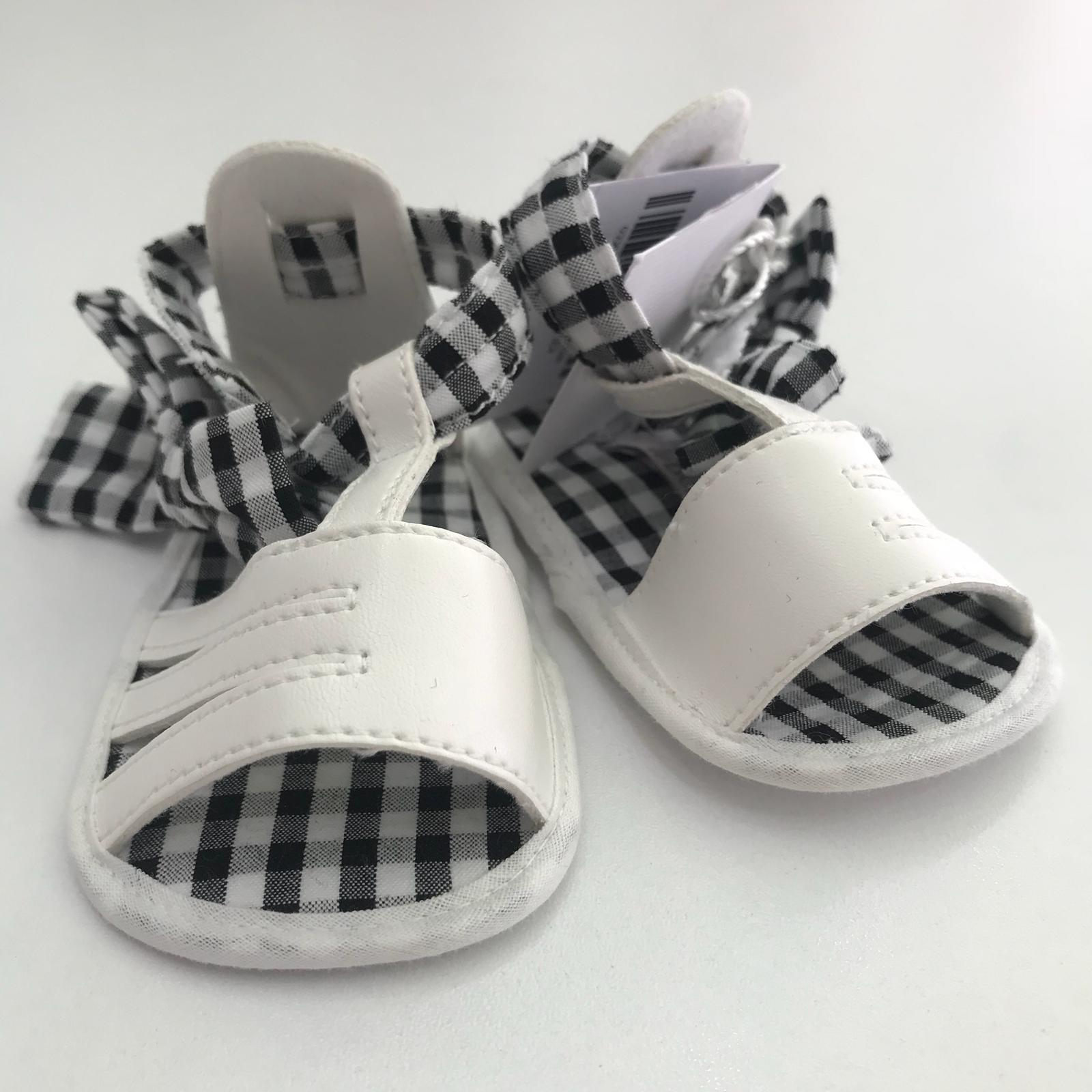 Scarpa con fiocco a quadretti bianco e nero LE BEBE